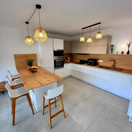 3 Pieces Neuf Sur Jardin Piscine Debordement En Rooftop Vue Et Montagnes Parking Gratuit Climatisation 2 Apartamento Villeneuve-Loubet