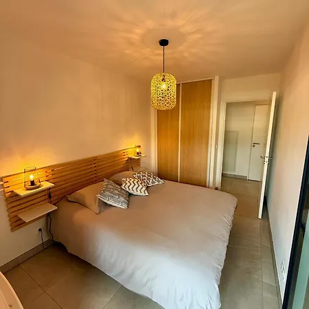 3 Pieces Neuf Sur Jardin Piscine Debordement En Rooftop Vue Et Montagnes Parking Gratuit Climatisation 2 * Villeneuve-Loubet