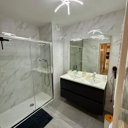 Apartment 3 Pieces Neuf Sur Jardin Piscine Debordement En Rooftop Vue Et Montagnes Parking Gratuit Climatisation 2