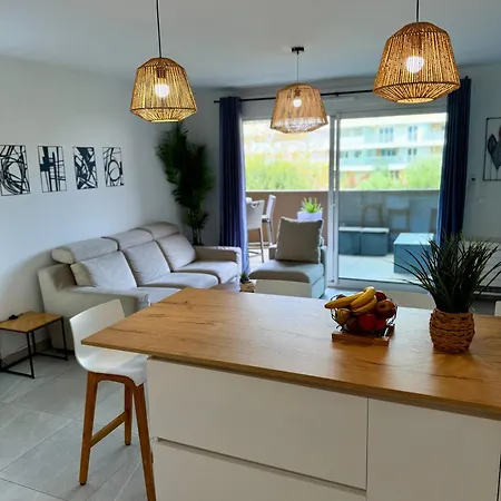 3 Pieces Neuf Sur Jardin Piscine Debordement En Rooftop Vue Et Montagnes Parking Gratuit Climatisation 2 Villeneuve-Loubet