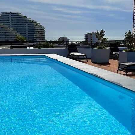 Apartment 3 Pieces Neuf Sur Jardin Piscine Debordement En Rooftop Vue Et Montagnes Parking Gratuit Climatisation 2