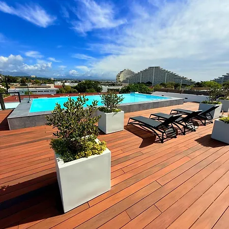 3 Pieces Neuf Sur Jardin Piscine Debordement En Rooftop Vue Et Montagnes Parking Gratuit Climatisation 2 * Villeneuve-Loubet